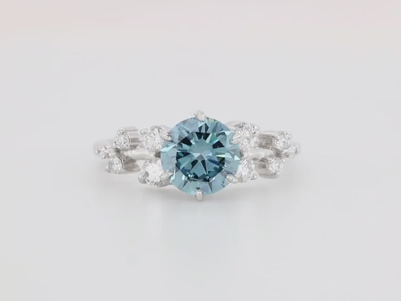 Cargar y reproducir el video en el visor de la galería, Accented Blue Diamond engagement ring
